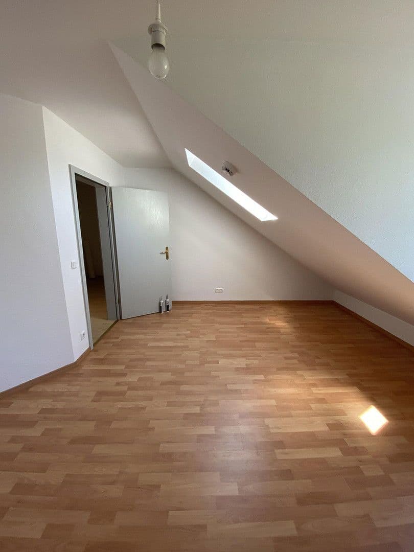 Prenájom bytu 3-izbový 79 m², Friedrichstraße 46a, Erkner, Brandenbursko Prenájom bytu 3-izbový 79 m², Friedrichstraße 46a, Erkner, Brandenbursko