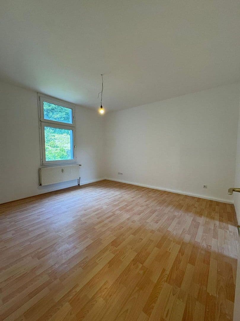 Prenájom bytu 3-izbový 87 m², Haddenbacherstr.93, Remscheid, Severné Porýnie - Westfálsko Prenájom bytu 3-izbový 87 m², Haddenbacherstr.93, Remscheid, Severné Porýnie - Westfálsko