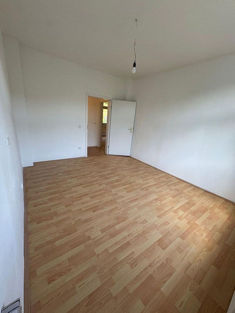 Prenájom bytu 3-izbový 87 m², Haddenbacherstr.93, Remscheid, Severné Porýnie - Westfálsko Prenájom bytu 3-izbový 87 m², Haddenbacherstr.93, Remscheid, Severné Porýnie - Westfálsko