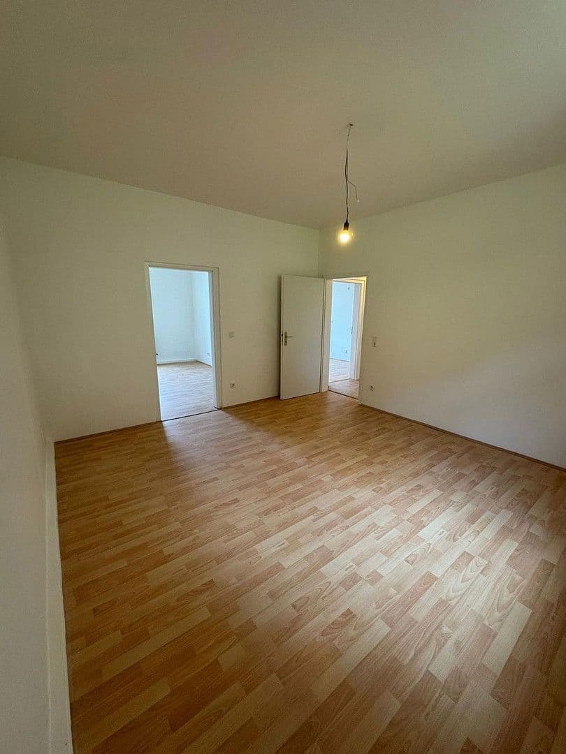Prenájom bytu 3-izbový 87 m², Haddenbacherstr.93, Remscheid, Severné Porýnie - Westfálsko Prenájom bytu 3-izbový 87 m², Haddenbacherstr.93, Remscheid, Severné Porýnie - Westfálsko