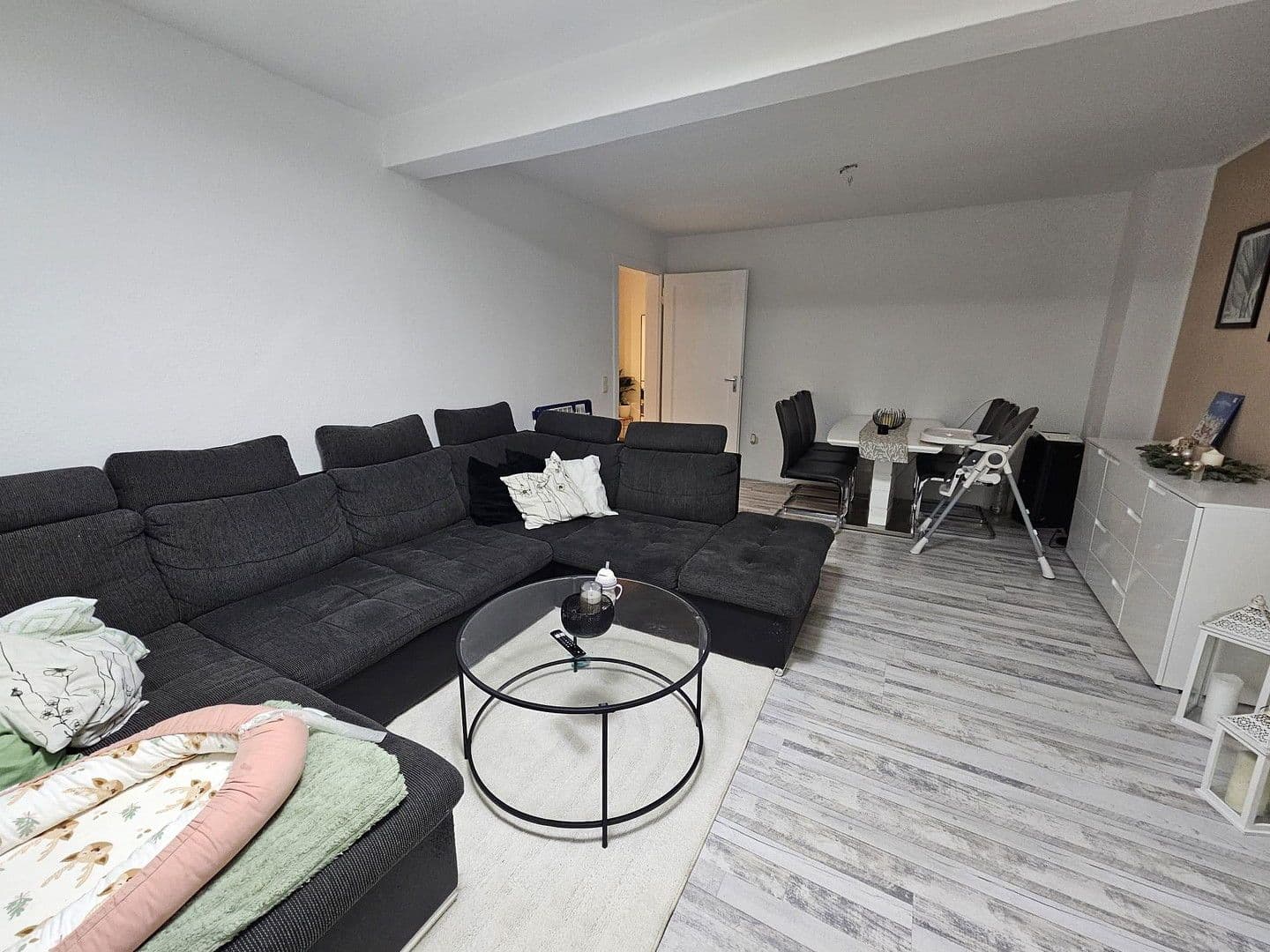 Prenájom bytu 3-izbový 90 m², Ebertstr. 93, Oberhausen, Severné Porýnie - Westfálsko Prenájom bytu 3-izbový 90 m², Ebertstr. 93, Oberhausen, Severné Porýnie - Westfálsko