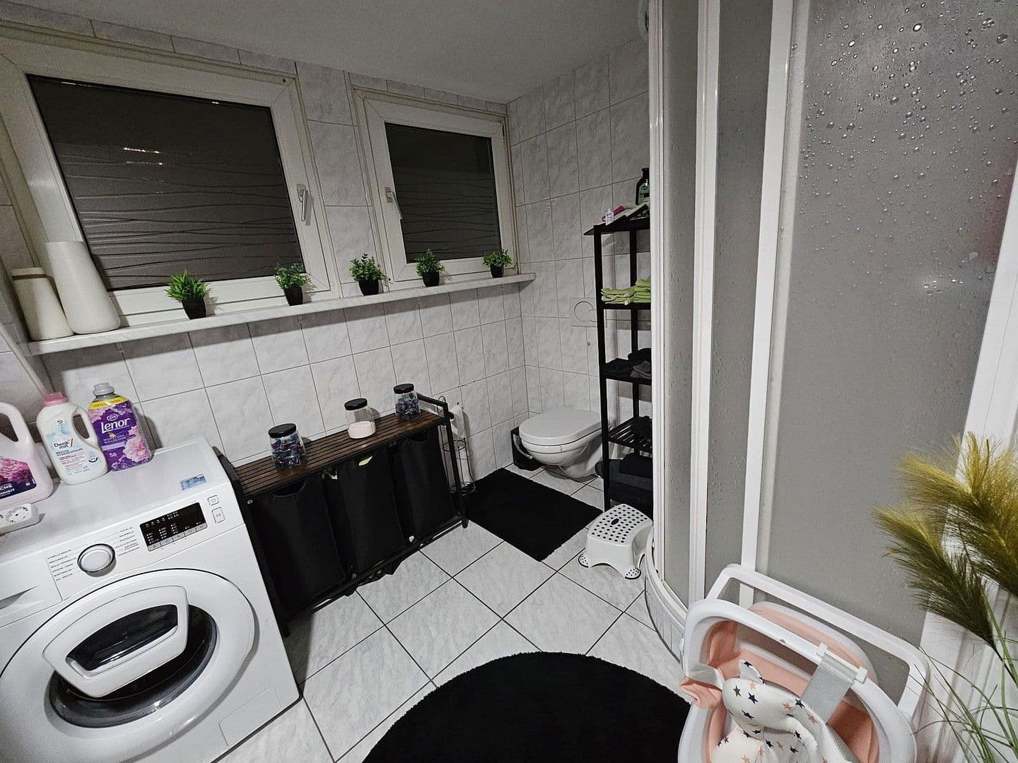 Prenájom bytu 3-izbový 90 m², Ebertstr. 93, Oberhausen, Severné Porýnie - Westfálsko Prenájom bytu 3-izbový 90 m², Ebertstr. 93, Oberhausen, Severné Porýnie - Westfálsko