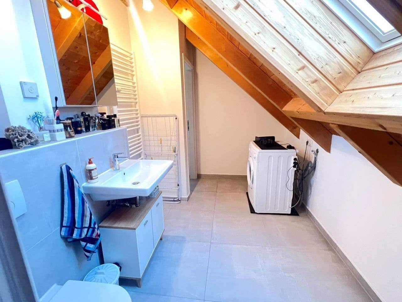 Prenájom bytu 2-izbový 66 m², Taufkirchen Vils, Bavorsko Prenájom bytu 2-izbový 66 m², Taufkirchen Vils, Bavorsko