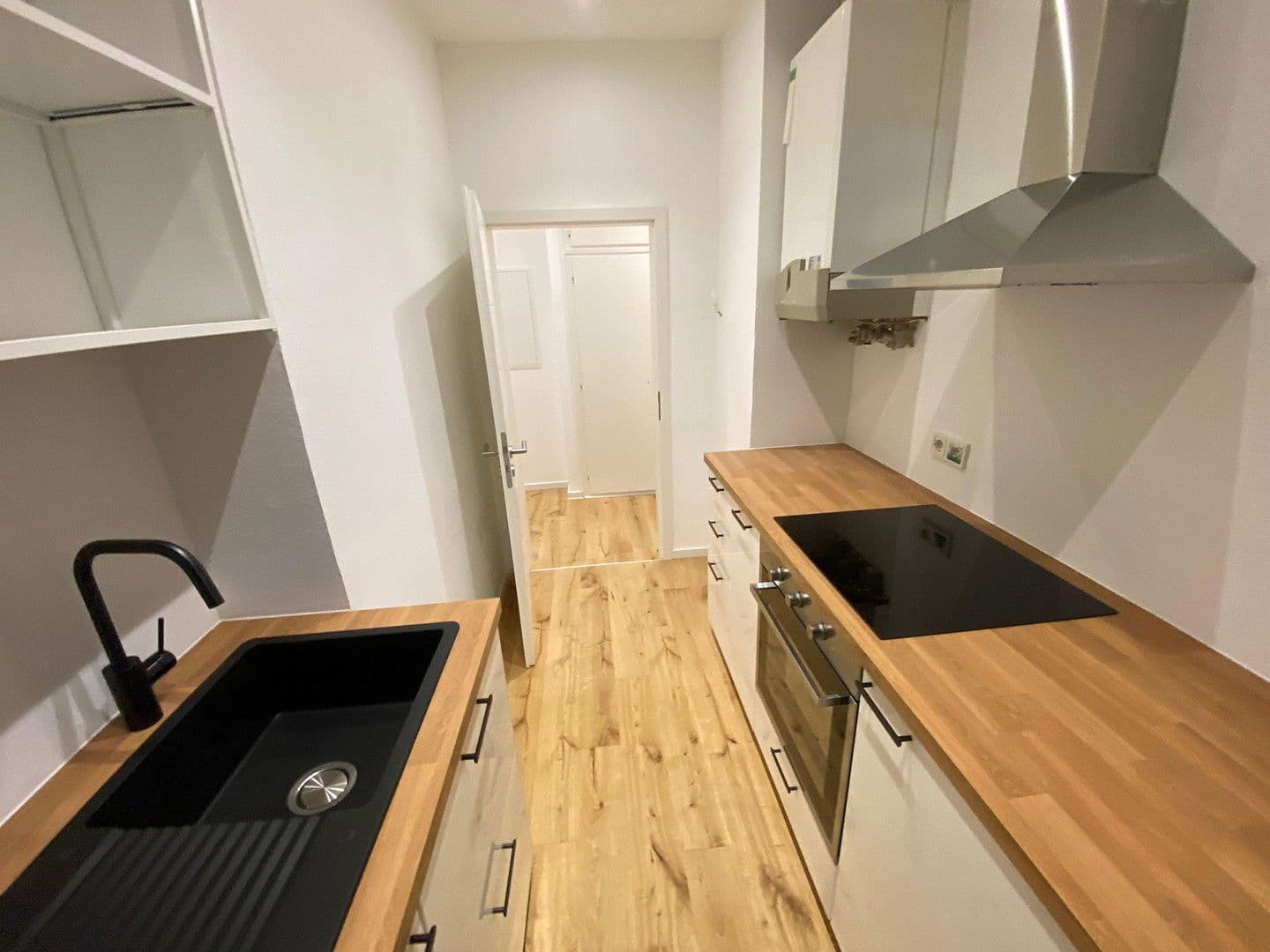 Prenájom bytu 1-izbový 30 m², Köln, Severné Porýnie - Westfálsko Prenájom bytu 1-izbový 30 m², Köln, Severné Porýnie - Westfálsko