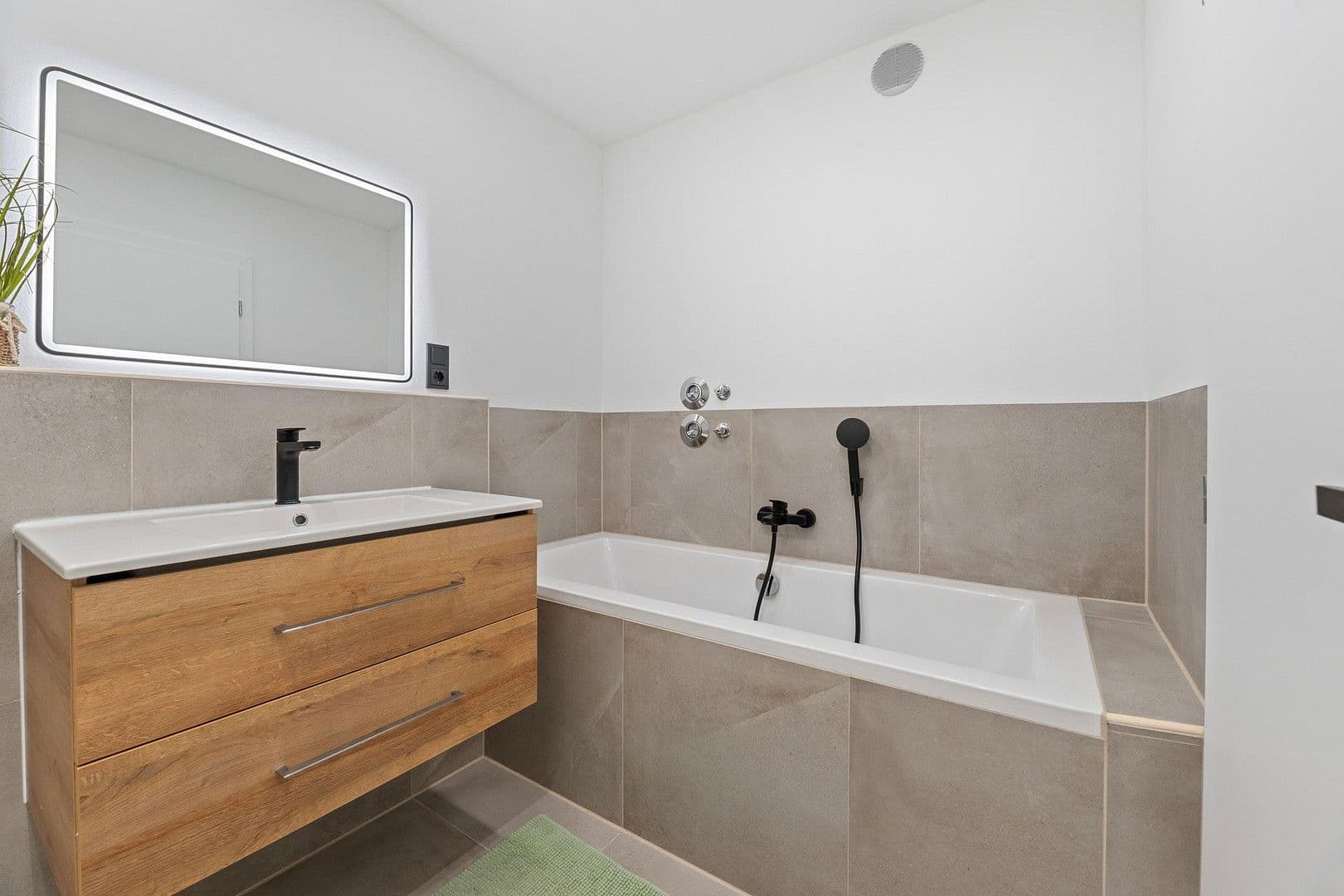 Predaj bytu 4-izbový 112 m², Grabenstr. 2, Hemsbach, Bádensko-Wurttembersko Predaj bytu 4-izbový 112 m², Grabenstr. 2, Hemsbach, Bádensko-Wurttembersko