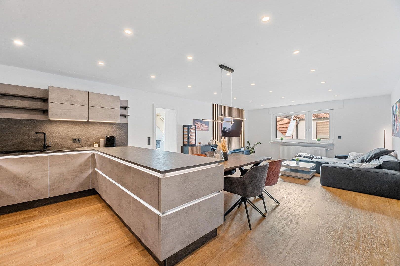 Predaj bytu 4-izbový 112 m², Grabenstr. 2, Hemsbach, Bádensko-Wurttembersko Predaj bytu 4-izbový 112 m², Grabenstr. 2, Hemsbach, Bádensko-Wurttembersko