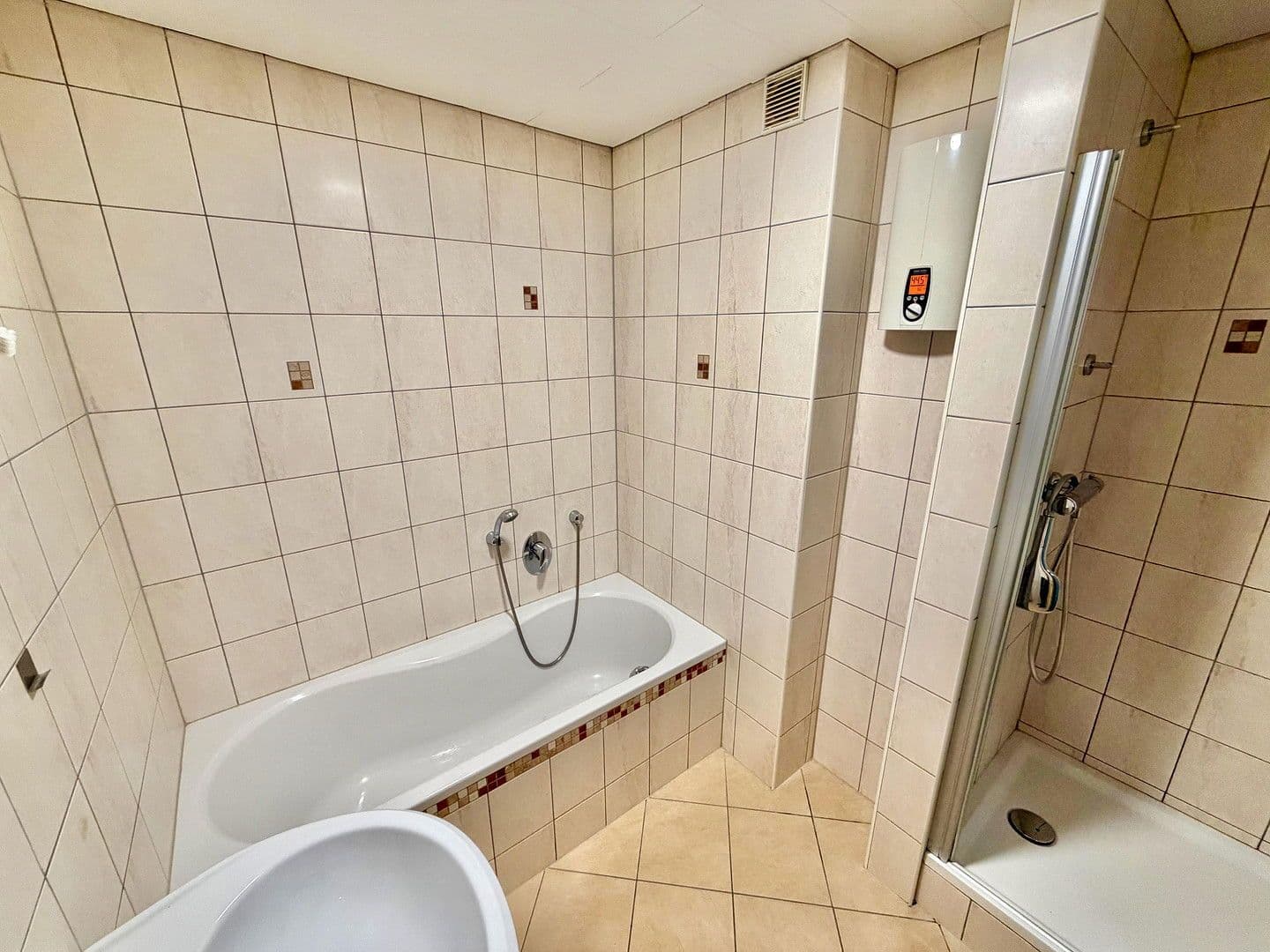 Prenájom bytu 4-izbový 91 m², Falkenhöhe 2, Gummersbach, Severné Porýnie - Westfálsko Prenájom bytu 4-izbový 91 m², Falkenhöhe 2, Gummersbach, Severné Porýnie - Westfálsko