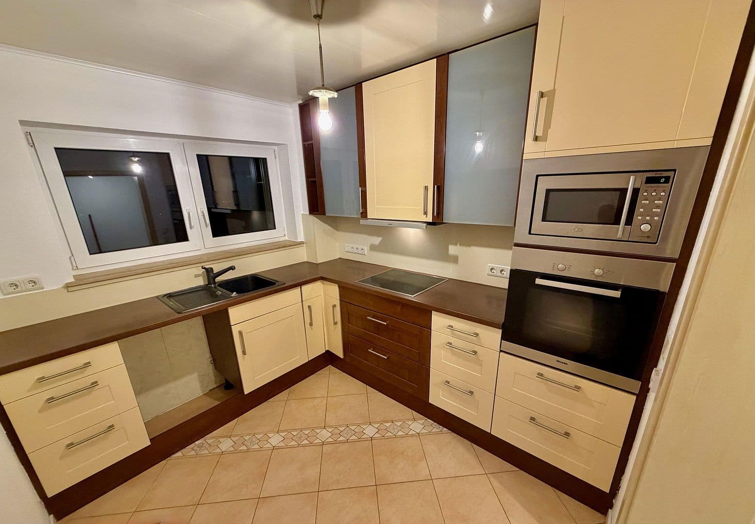 Prenájom bytu 4-izbový 91 m², Falkenhöhe 2, Gummersbach, Severné Porýnie - Westfálsko Prenájom bytu 4-izbový 91 m², Falkenhöhe 2, Gummersbach, Severné Porýnie - Westfálsko