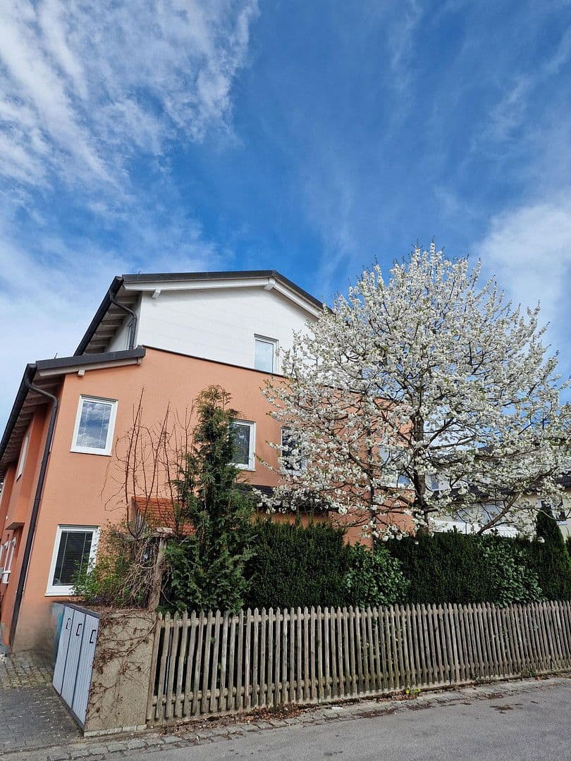 Predaj domu 142 m², pozemek 243 m², Germering, Bavorsko Predaj domu 142 m², pozemek 243 m², Germering, Bavorsko