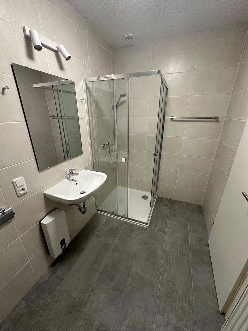 Prenájom bytu 2-izbový 62 m², Dorfstraße 29a, Bockhorn, Dolné Sasko Prenájom bytu 2-izbový 62 m², Dorfstraße 29a, Bockhorn, Dolné Sasko