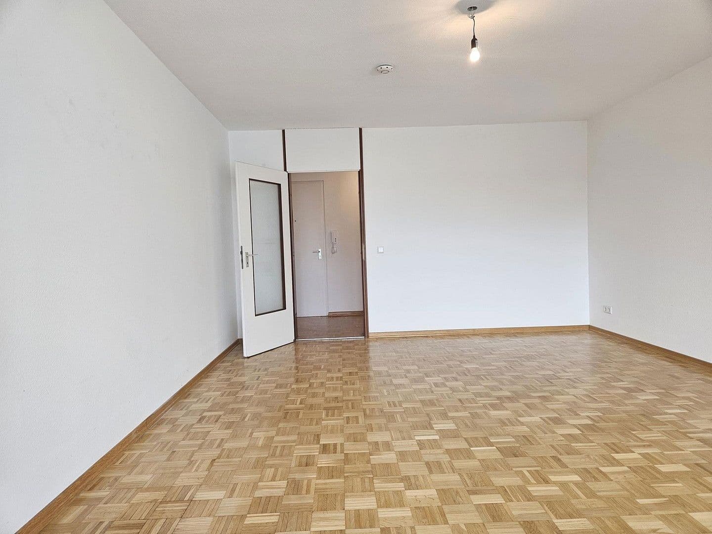 Prenájom bytu 3-izbový 75 m², Heiglhofstraße 80, München, Bavorsko Prenájom bytu 3-izbový 75 m², Heiglhofstraße 80, München, Bavorsko