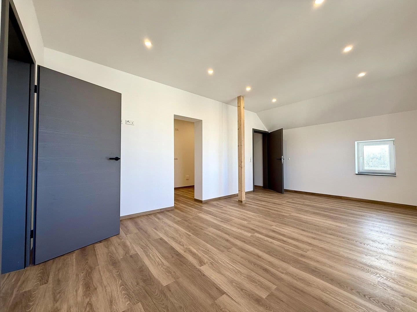 Prenájom bytu 2-izbový 53 m², Schäferstraße 1, Waldenburg, Sasko Prenájom bytu 2-izbový 53 m², Schäferstraße 1, Waldenburg, Sasko