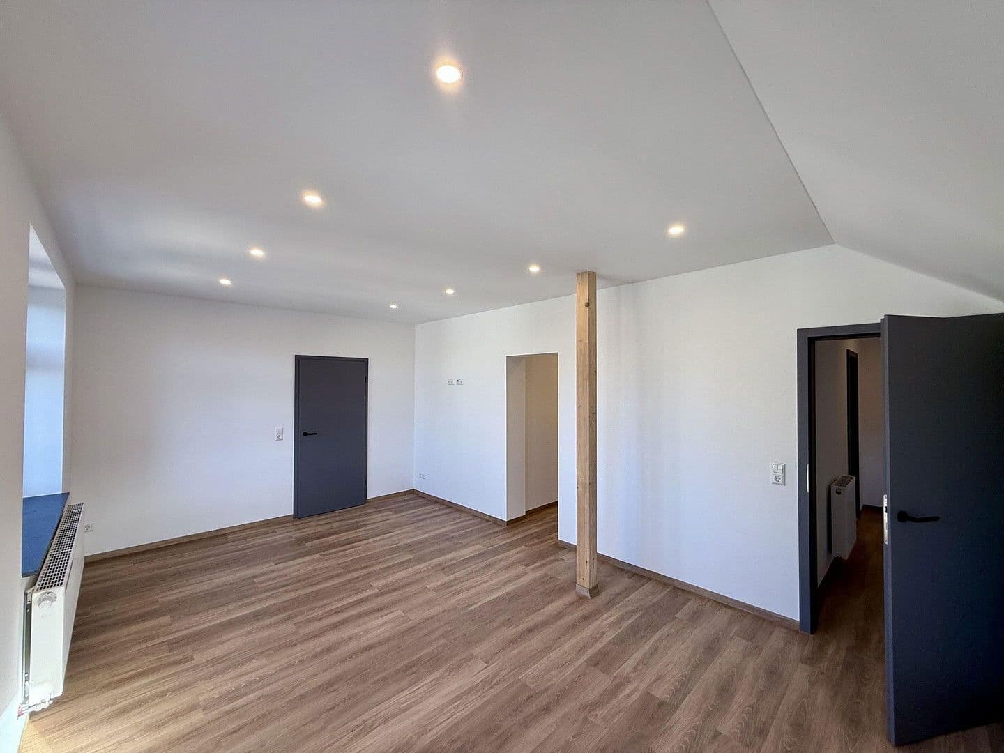 Prenájom bytu 2-izbový 53 m², Schäferstraße 1, Waldenburg, Sasko Prenájom bytu 2-izbový 53 m², Schäferstraße 1, Waldenburg, Sasko