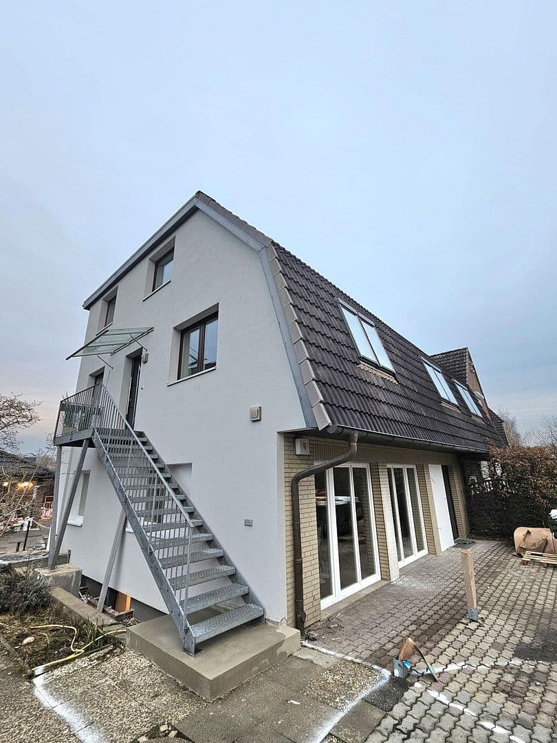 Predaj domu 200 m², pozemek 370 m², Pinneberg, Šlezvicko-Holštajnsko Predaj domu 200 m², pozemek 370 m², Pinneberg, Šlezvicko-Holštajnsko