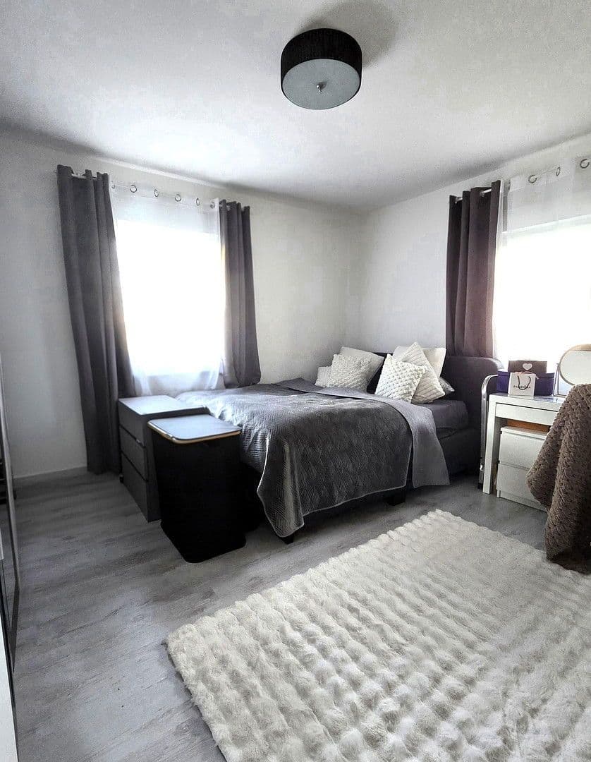 Predaj domu 306 m², pozemek 345 m², Großostheim, Bavorsko Predaj domu 306 m², pozemek 345 m², Großostheim, Bavorsko