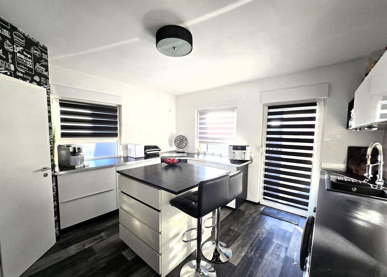 Predaj domu 306 m², pozemek 345 m², Großostheim, Bavorsko Predaj domu 306 m², pozemek 345 m², Großostheim, Bavorsko