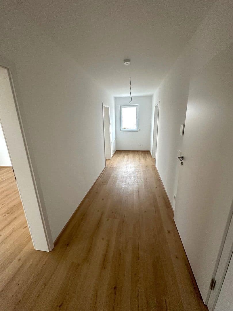 Prenájom bytu 3-izbový 83 m², Erlangen, Bavorsko Prenájom bytu 3-izbový 83 m², Erlangen, Bavorsko