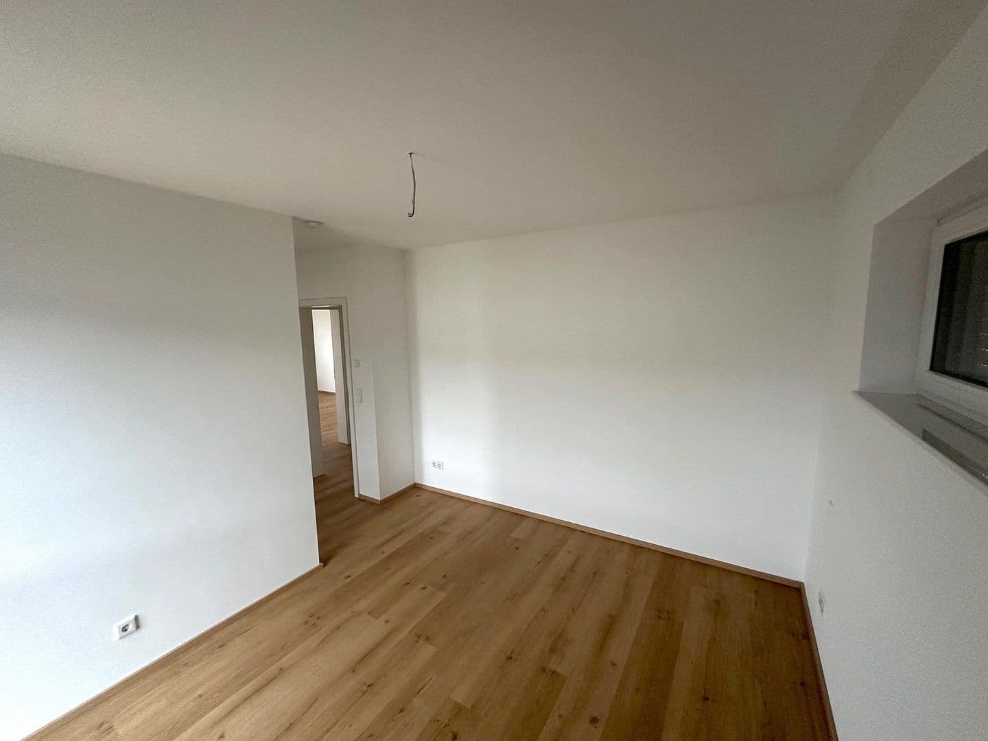 Prenájom bytu 3-izbový 83 m², Erlangen, Bavorsko Prenájom bytu 3-izbový 83 m², Erlangen, Bavorsko