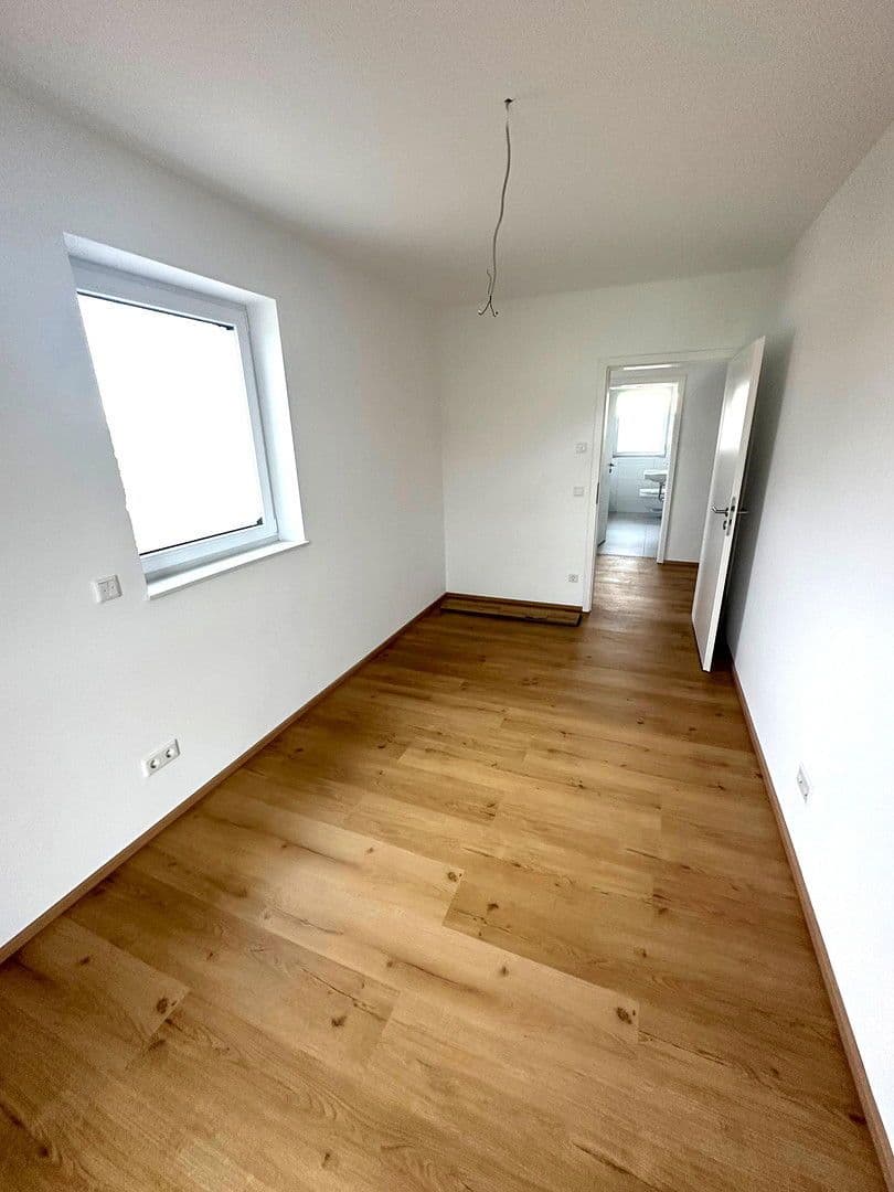 Prenájom bytu 3-izbový 83 m², Erlangen, Bavorsko Prenájom bytu 3-izbový 83 m², Erlangen, Bavorsko