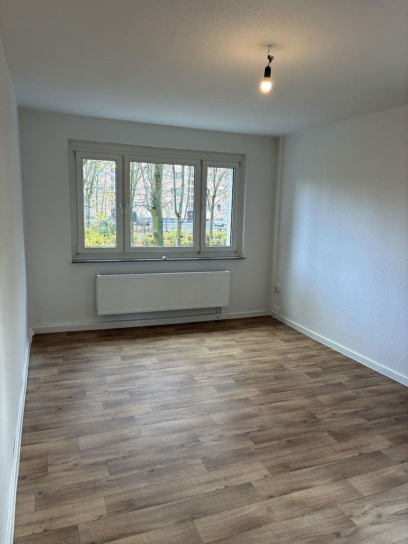 Prenájom bytu 3-izbový 63 m², Linzer Straße 45, Dessau-Roßlau, Sasko-Anhaltsko Prenájom bytu 3-izbový 63 m², Linzer Straße 45, Dessau-Roßlau, Sasko-Anhaltsko