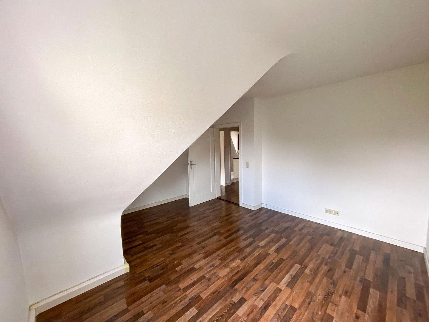 Prenájom bytu 2-izbový 45 m², Schwarenbergstraße 164, Stuttgart, Bádensko-Wurttembersko Prenájom bytu 2-izbový 45 m², Schwarenbergstraße 164, Stuttgart, Bádensko-Wurttembersko