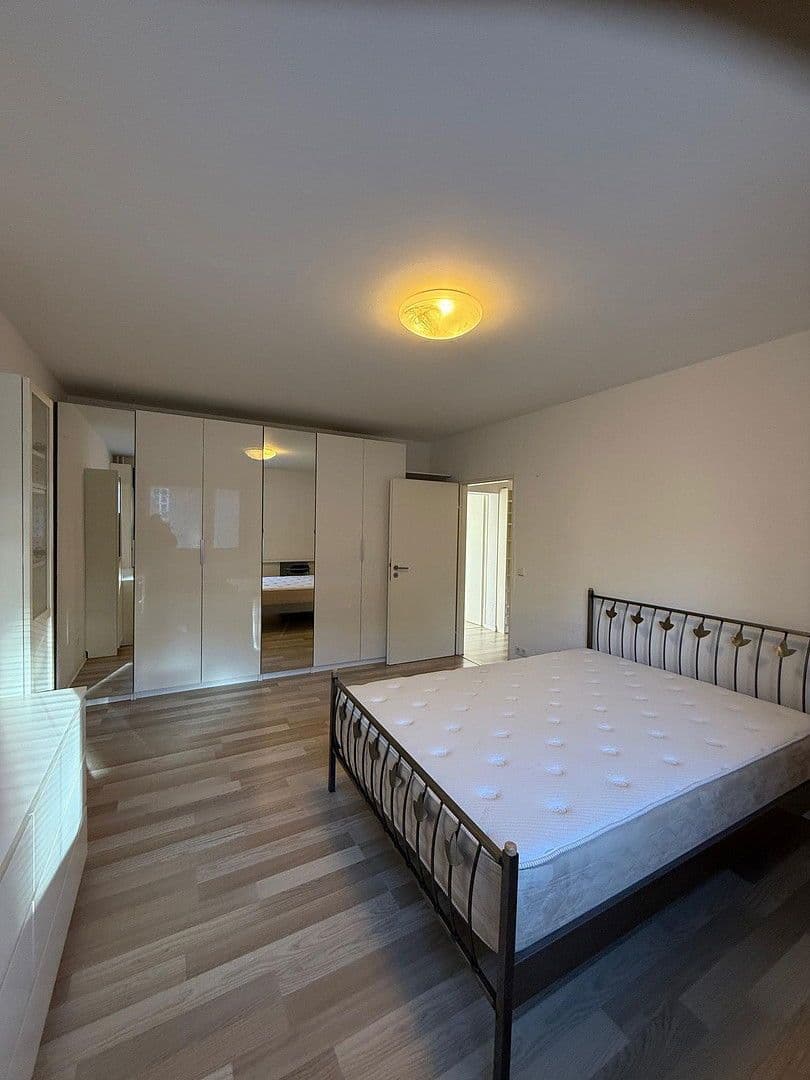 Prenájom bytu 2-izbový 69 m², Berlin, Berlín Prenájom bytu 2-izbový 69 m², Berlin, Berlín