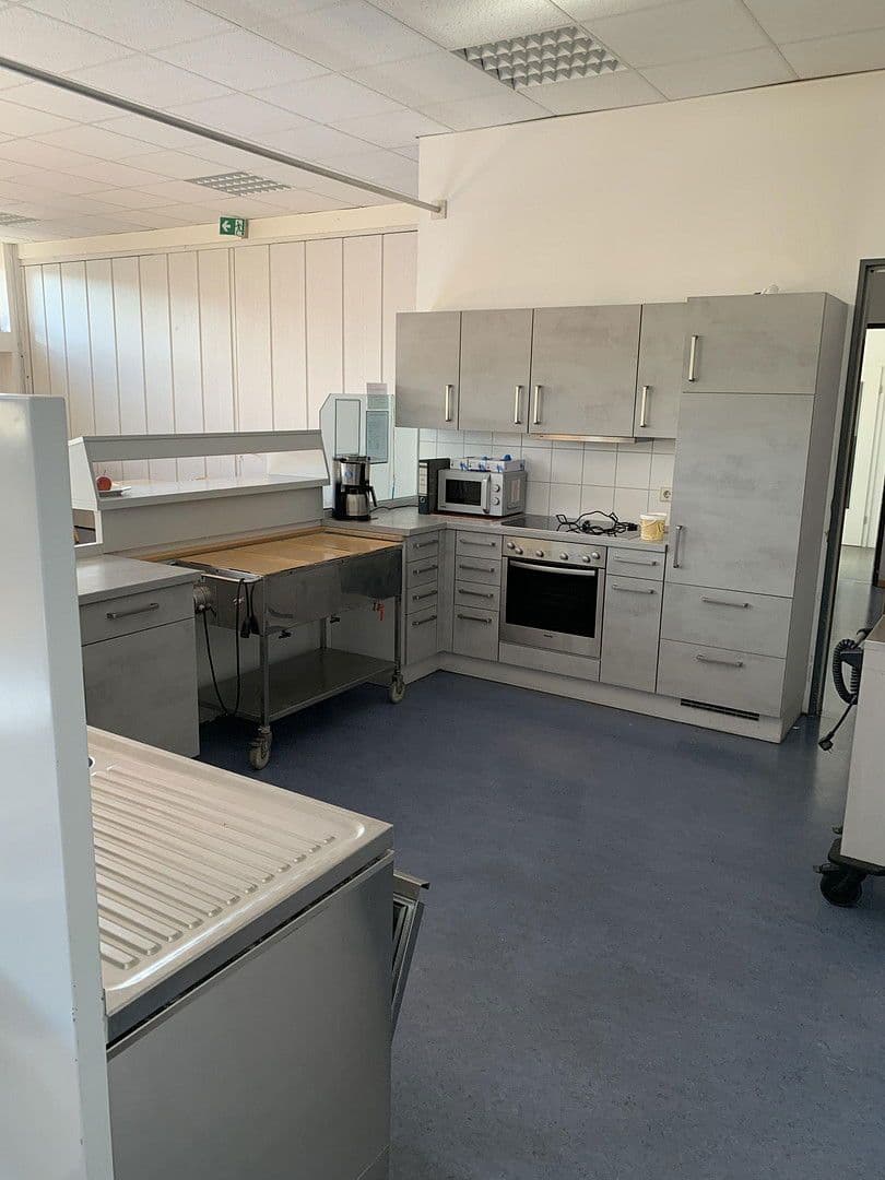 Prenájom nebytového priestoru 1.007 m², Waldstr 3, Lauchringen, Bádensko-Wurttembersko Prenájom nebytového priestoru 1.007 m², Waldstr 3, Lauchringen, Bádensko-Wurttembersko