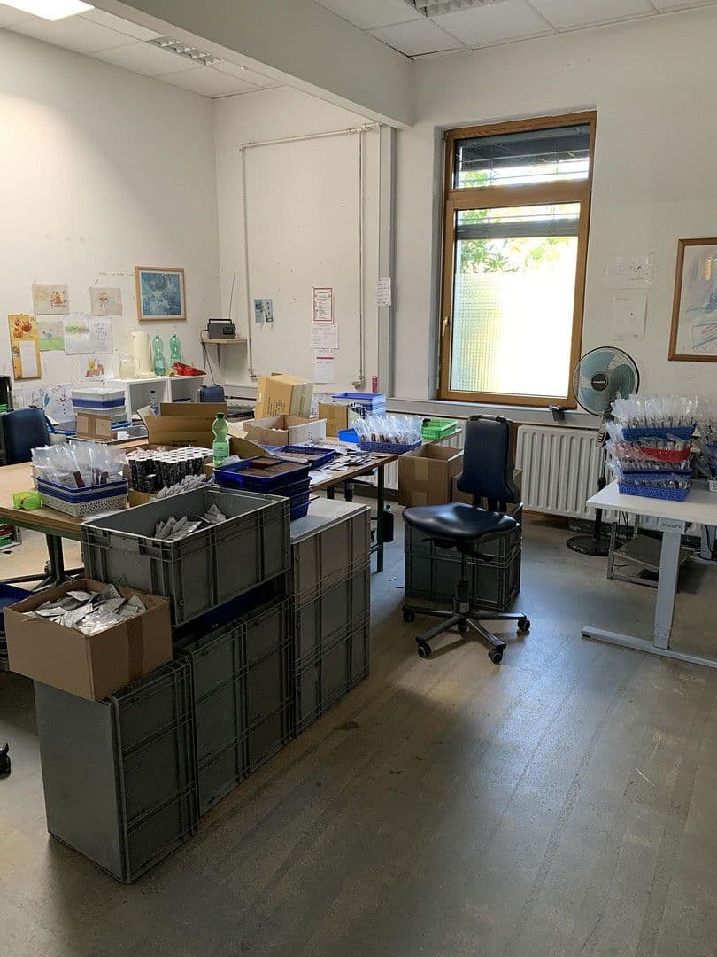 Prenájom nebytového priestoru 1.007 m², Waldstr 3, Lauchringen, Bádensko-Wurttembersko Prenájom nebytového priestoru 1.007 m², Waldstr 3, Lauchringen, Bádensko-Wurttembersko