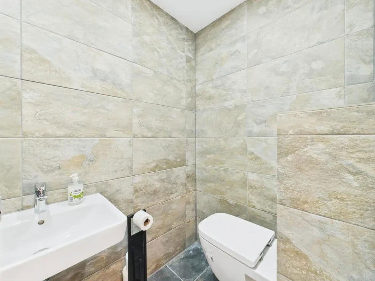 Prenájom bytu 4-izbový 111 m², Augsburger Straße 40, Regensburg, Bavorsko Prenájom bytu 4-izbový 111 m², Augsburger Straße 40, Regensburg, Bavorsko