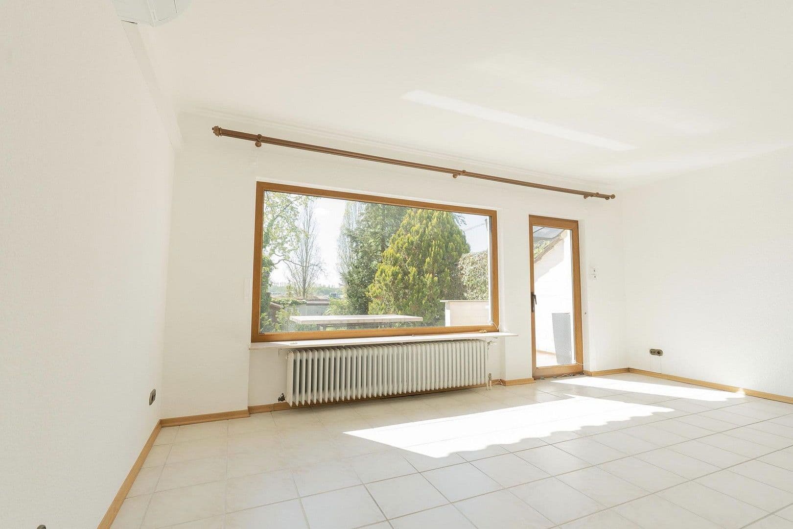 Prenájom domu 182 m², pozemek 257 m², Rodenbach, Hesensko Prenájom domu 182 m², pozemek 257 m², Rodenbach, Hesensko