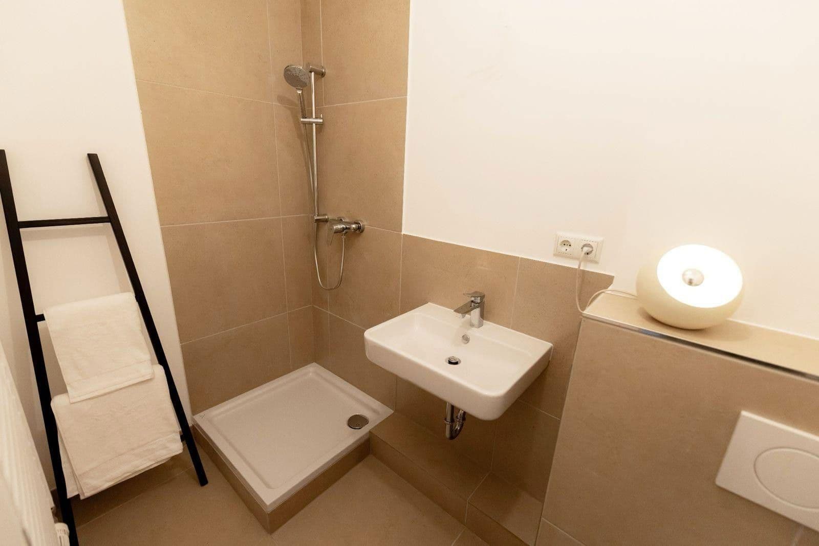 Predaj domu 94 m², pozemek 475 m², Hamburg, Hamburg Predaj domu 94 m², pozemek 475 m², Hamburg, Hamburg