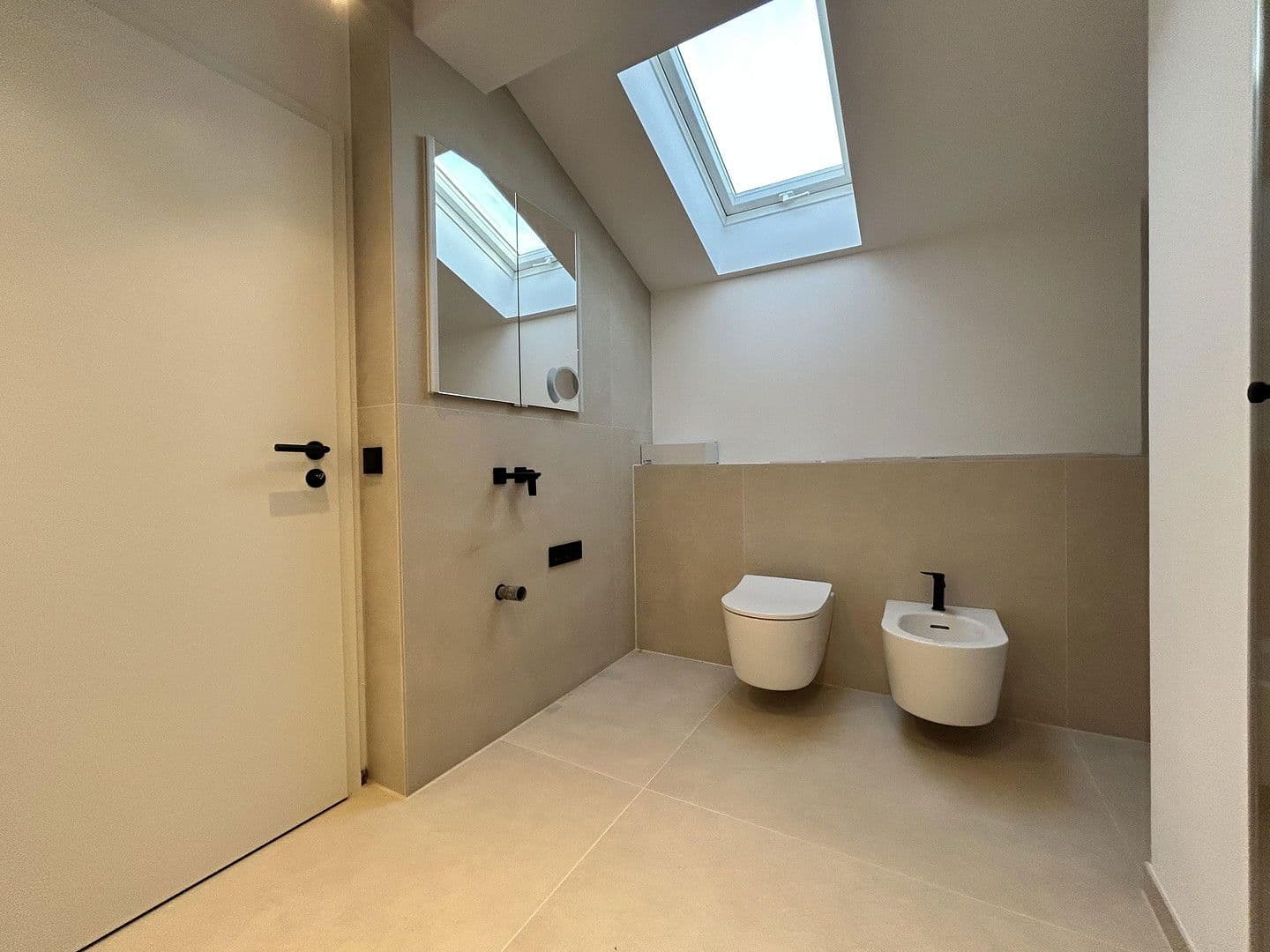 Predaj bytu 4-izbový 160 m², Lärchenweg 21, Bad Endorf, Bavorsko Predaj bytu 4-izbový 160 m², Lärchenweg 21, Bad Endorf, Bavorsko