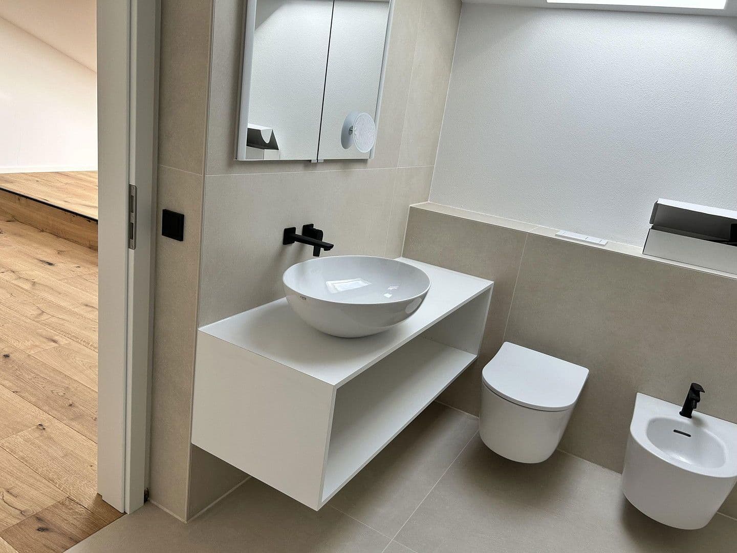 Predaj bytu 4-izbový 160 m², Lärchenweg 21, Bad Endorf, Bavorsko Predaj bytu 4-izbový 160 m², Lärchenweg 21, Bad Endorf, Bavorsko