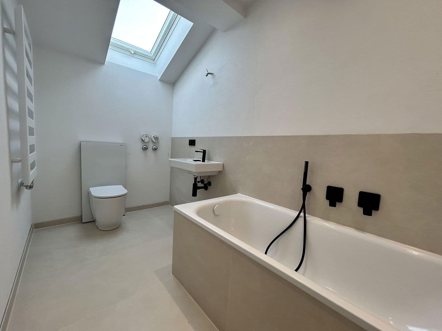 Predaj bytu 4-izbový 160 m², Lärchenweg 21, Bad Endorf, Bavorsko Predaj bytu 4-izbový 160 m², Lärchenweg 21, Bad Endorf, Bavorsko