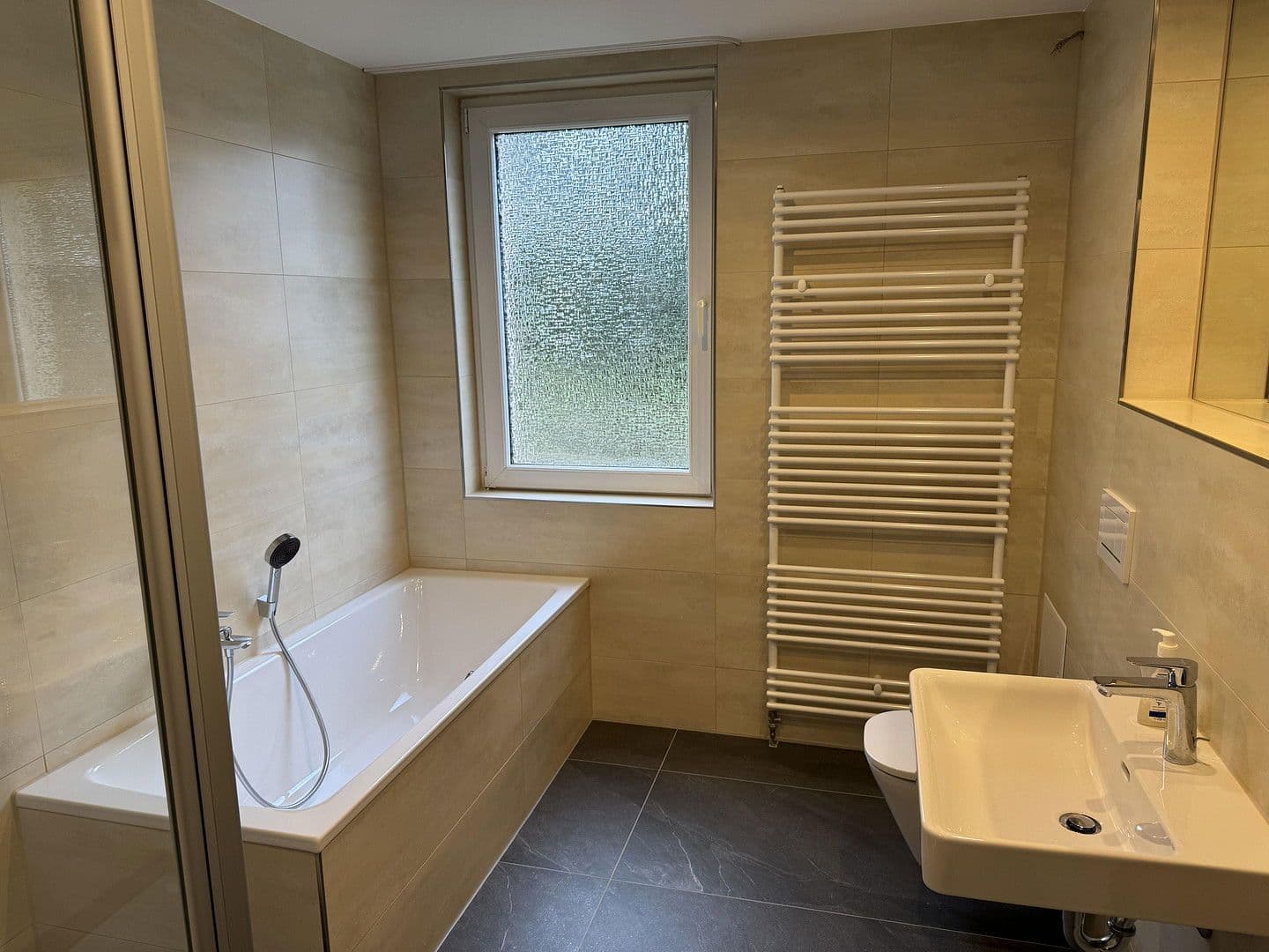 Prenájom bytu 3-izbový 98 m², Merseburger Str. 4c, Lützen, Sasko-Anhaltsko Prenájom bytu 3-izbový 98 m², Merseburger Str. 4c, Lützen, Sasko-Anhaltsko