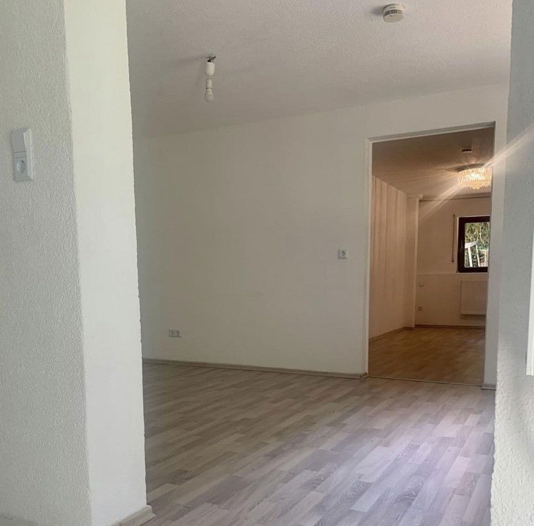 Prenájom bytu 2-izbový 50 m², Pforzheim, Bádensko-Wurttembersko Prenájom bytu 2-izbový 50 m², Pforzheim, Bádensko-Wurttembersko