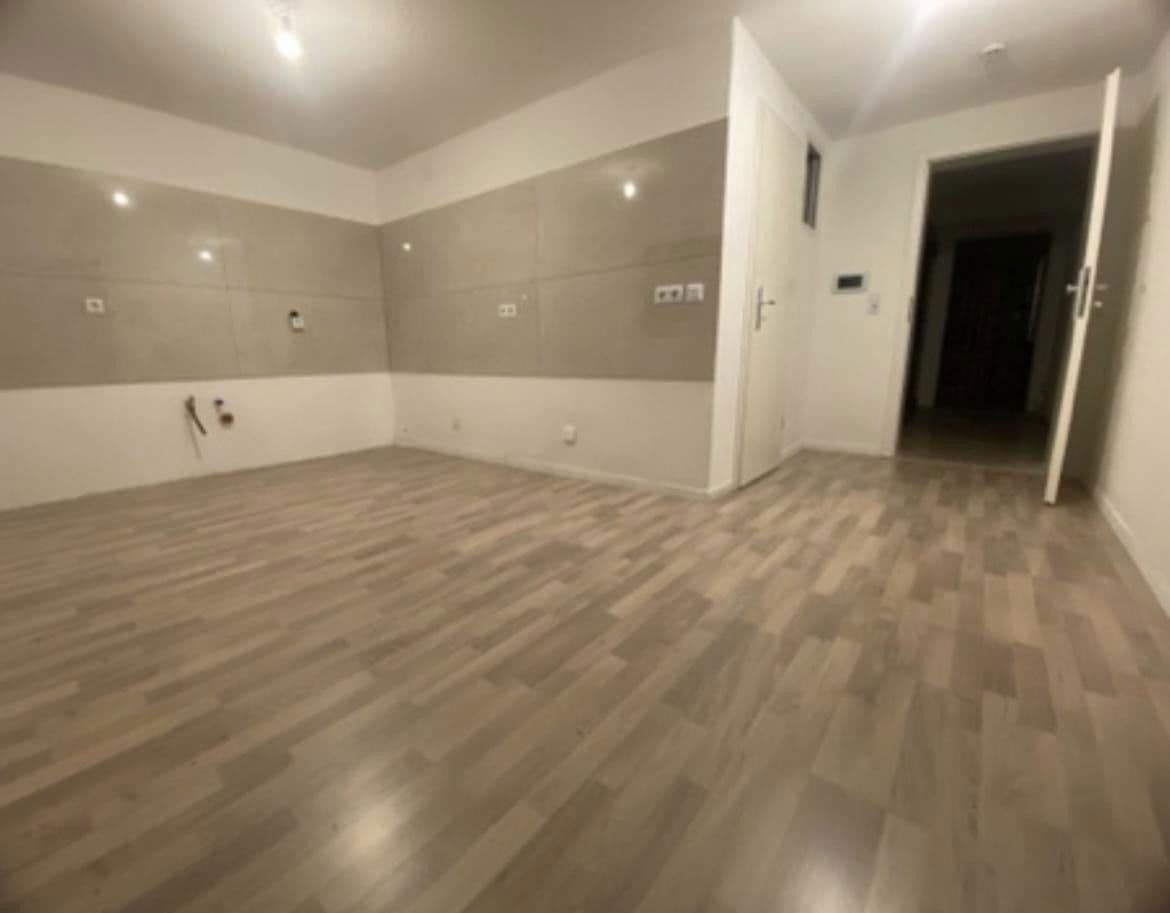 Prenájom bytu 2-izbový 50 m², Pforzheim, Bádensko-Wurttembersko Prenájom bytu 2-izbový 50 m², Pforzheim, Bádensko-Wurttembersko