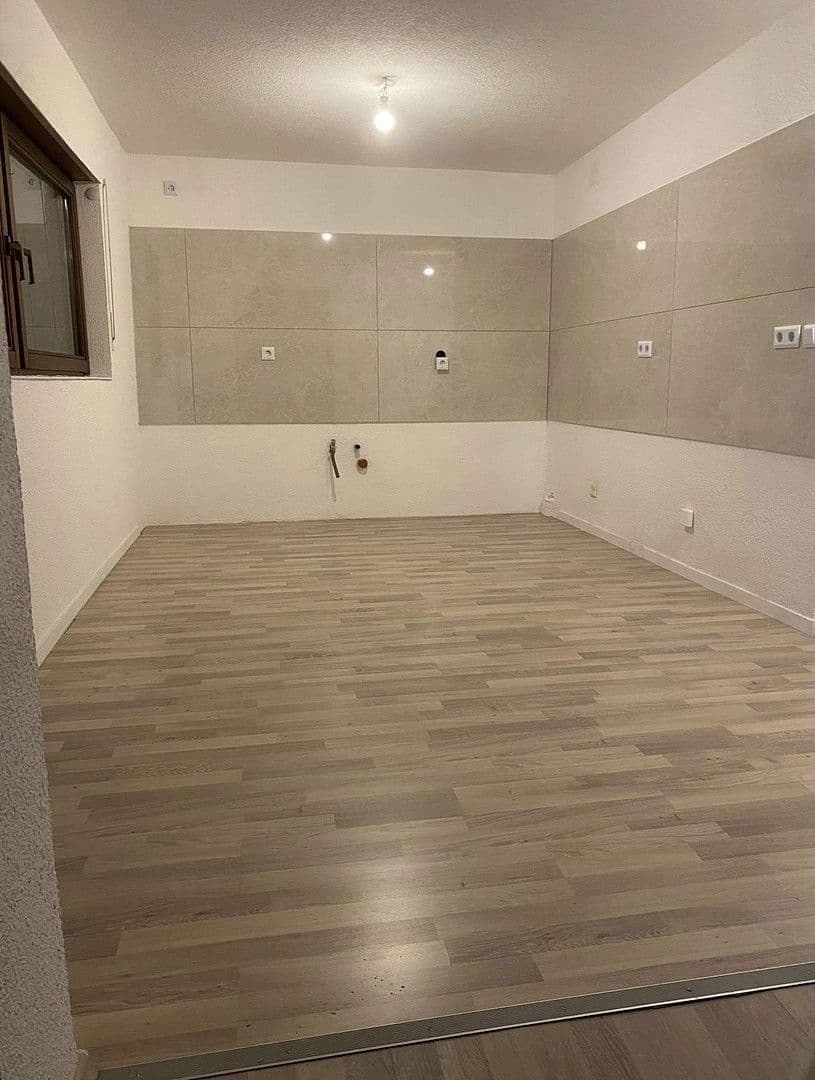 Prenájom bytu 2-izbový 50 m², Pforzheim, Bádensko-Wurttembersko Prenájom bytu 2-izbový 50 m², Pforzheim, Bádensko-Wurttembersko