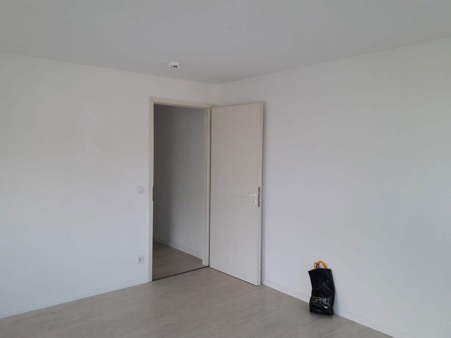 Predaj bytu 1-izbový 42 m², Robinienstr., Neubrandenburg, Meklenbursko-Predpomoransko Predaj bytu 1-izbový 42 m², Robinienstr., Neubrandenburg, Meklenbursko-Predpomoransko