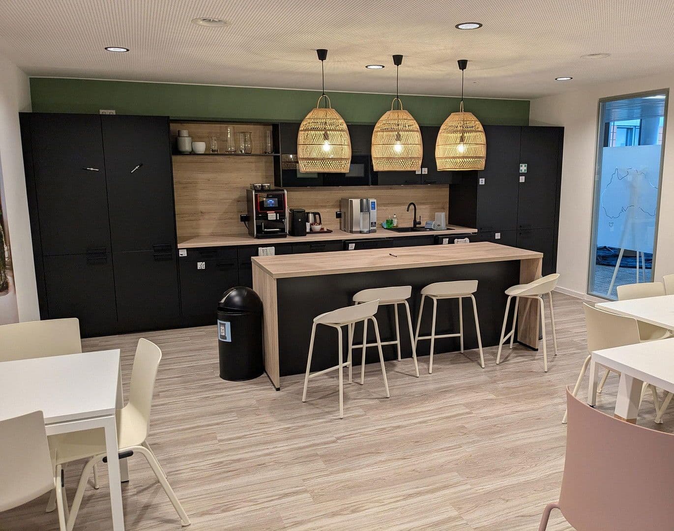 Prenájom kancelárie 275 m², Landsberger Straße 187, München, Bavorsko Prenájom kancelárie 275 m², Landsberger Straße 187, München, Bavorsko