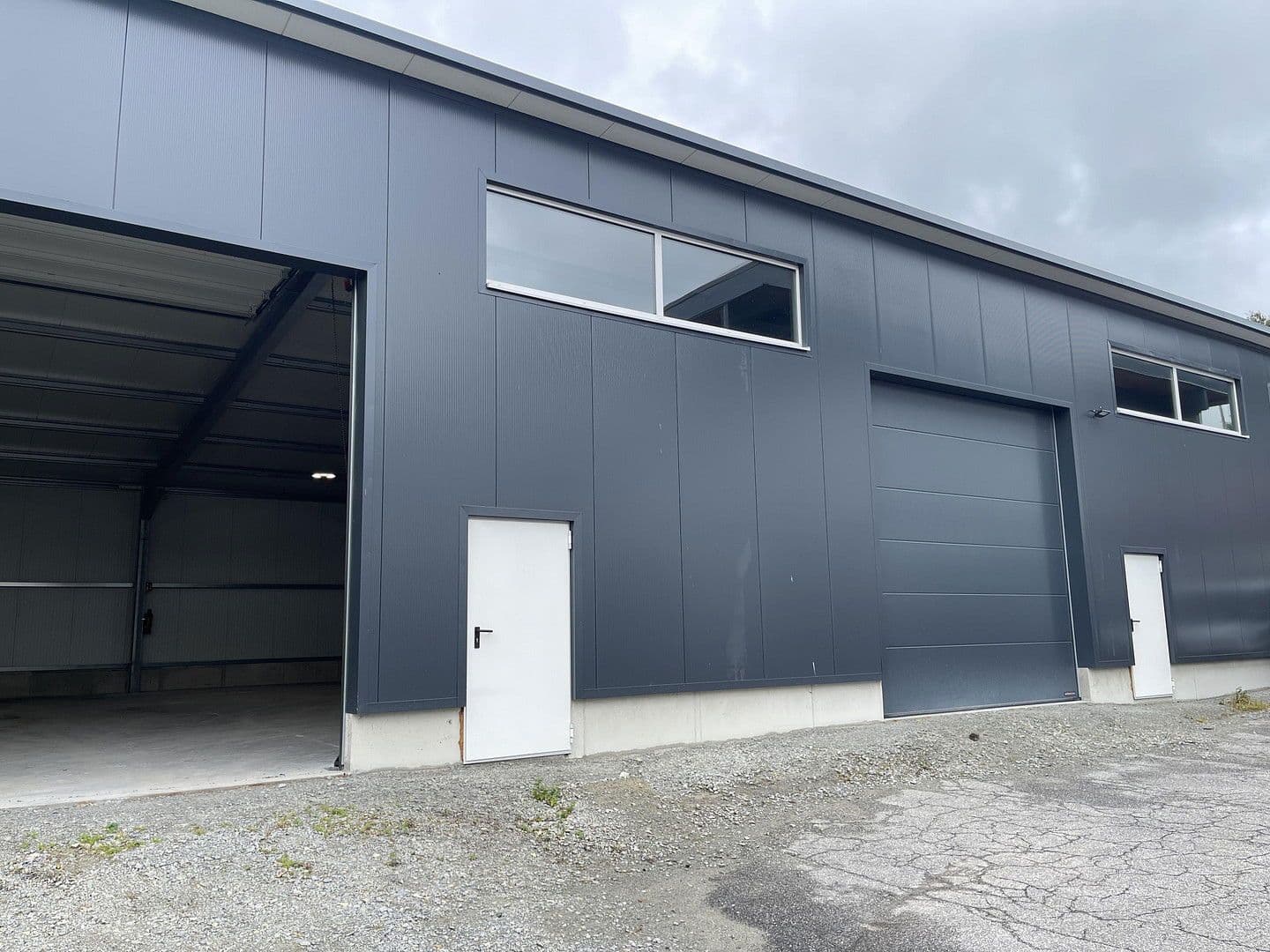 Prenájom nebytového priestoru 930 m², Lauterbachstraße 89, Eggenfelden, Bavorsko Prenájom nebytového priestoru 930 m², Lauterbachstraße 89, Eggenfelden, Bavorsko