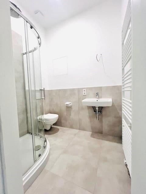 Prenájom bytu 2-izbový 53 m², Schwalbacher Straße 23, Frankfurt am Main, Hesensko Prenájom bytu 2-izbový 53 m², Schwalbacher Straße 23, Frankfurt am Main, Hesensko