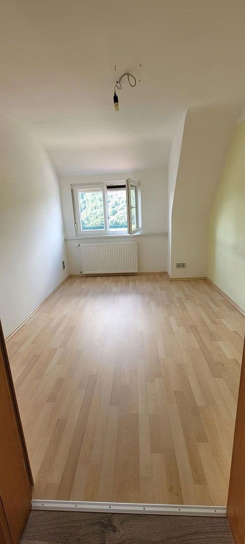 Predaj domu 94 m², pozemek 466 m², Gemünden am Main, Bavorsko Predaj domu 94 m², pozemek 466 m², Gemünden am Main, Bavorsko