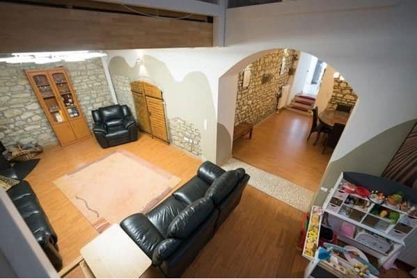 Prenájom bytu 4-izbový 145 m², Alzey, Porýnie-Falcko Prenájom bytu 4-izbový 145 m², Alzey, Porýnie-Falcko