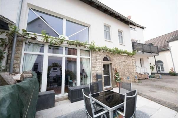 Prenájom bytu 4-izbový 145 m², Alzey, Porýnie-Falcko Prenájom bytu 4-izbový 145 m², Alzey, Porýnie-Falcko