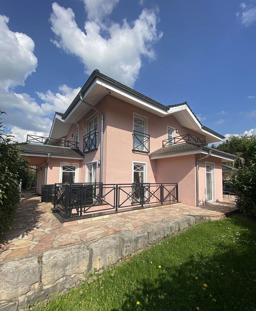 Predaj domu 300 m², pozemek 906 m², Hechingen, Bádensko-Wurttembersko Predaj domu 300 m², pozemek 906 m², Hechingen, Bádensko-Wurttembersko