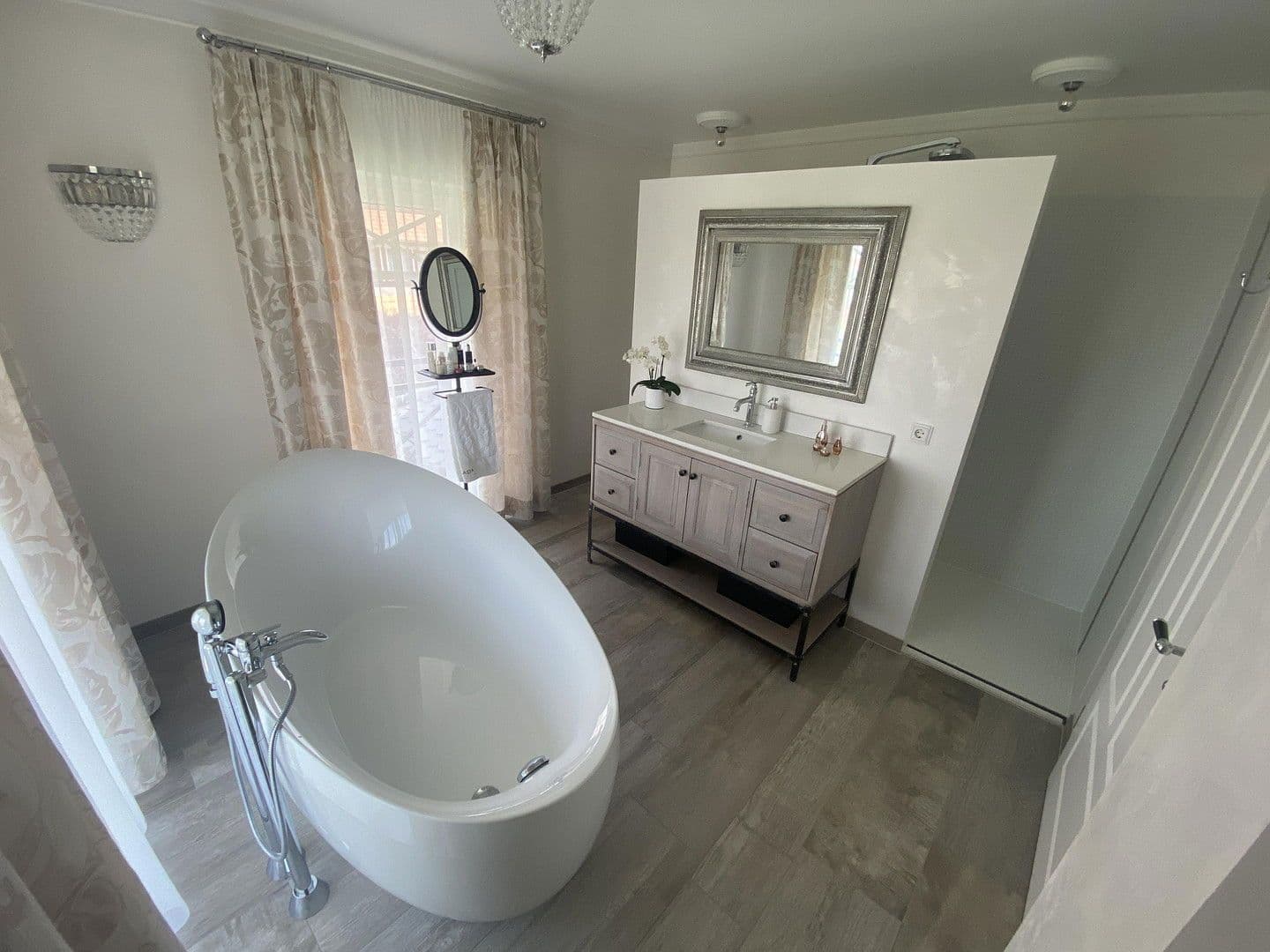 Predaj domu 300 m², pozemek 906 m², Hechingen, Bádensko-Wurttembersko Predaj domu 300 m², pozemek 906 m², Hechingen, Bádensko-Wurttembersko