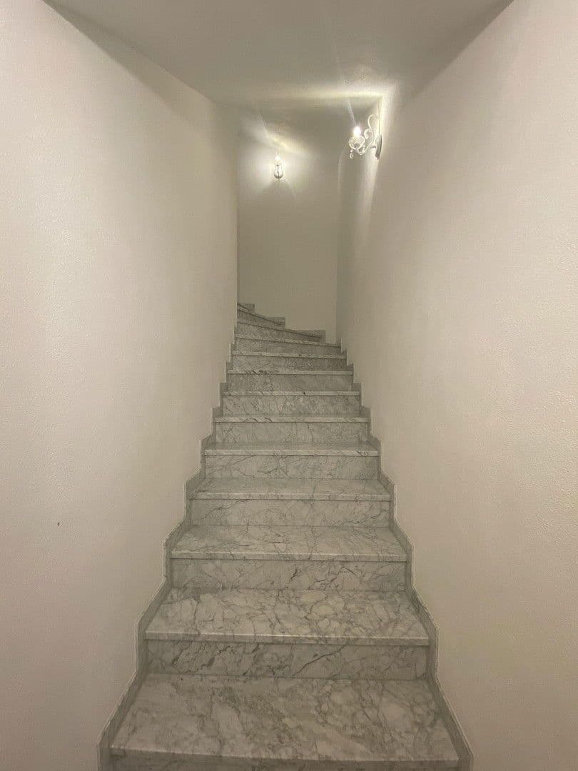 Predaj domu 300 m², pozemek 906 m², Hechingen, Bádensko-Wurttembersko Predaj domu 300 m², pozemek 906 m², Hechingen, Bádensko-Wurttembersko