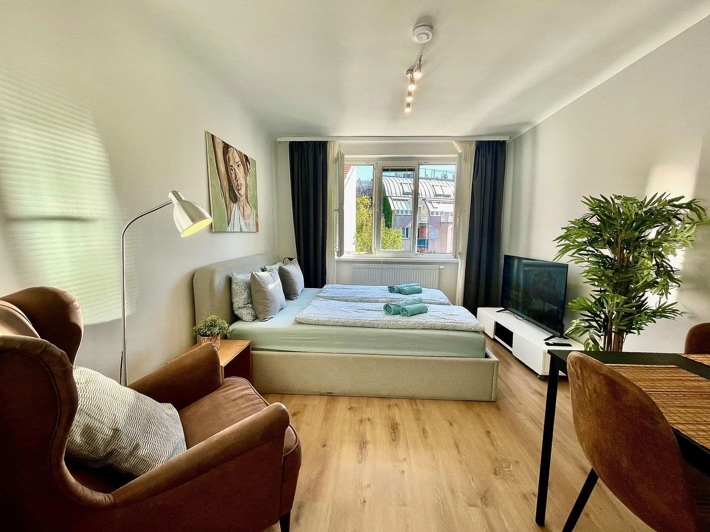 Prenájom bytu 5-izbový 101 m², Johann Nepomuk Berger Platz 4/10, Wien, Viedeň Prenájom bytu 5-izbový 101 m², Johann Nepomuk Berger Platz 4/10, Wien, Viedeň