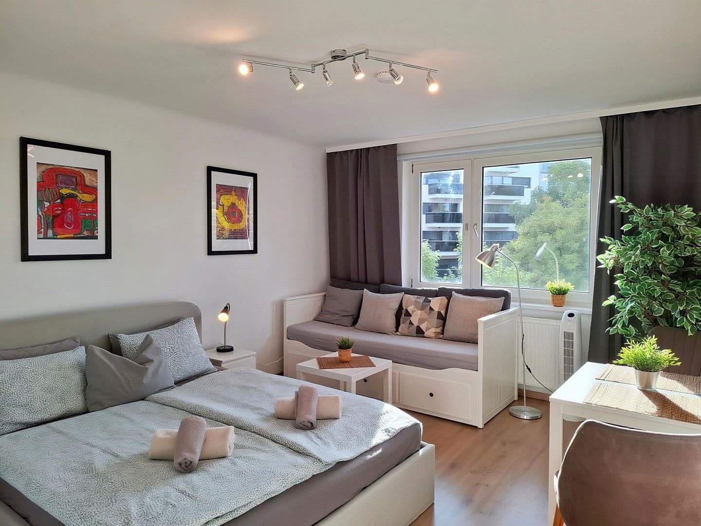 Prenájom bytu 5-izbový 101 m², Johann Nepomuk Berger Platz 4/10, Wien, Viedeň Prenájom bytu 5-izbový 101 m², Johann Nepomuk Berger Platz 4/10, Wien, Viedeň